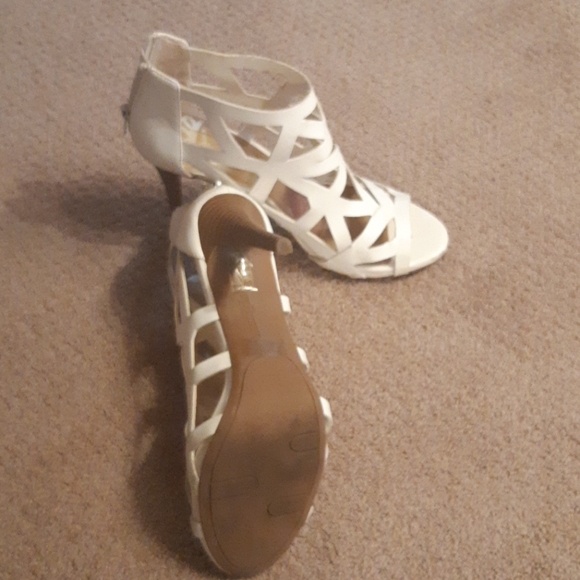 Shoes - Picture 2 of 6